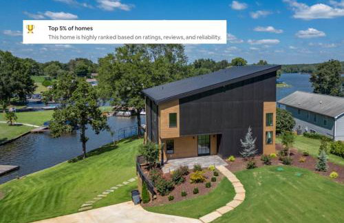 6BR Lakefront Private Dock & Bonfire Sleeps 12 - Foto 2