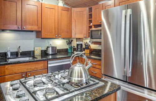 Walk to Town and Beaches! Cozy Home in Coeur dAlene - Foto 6