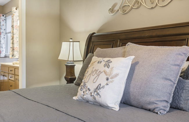 Foggy Bay Bungalow - Photo 8