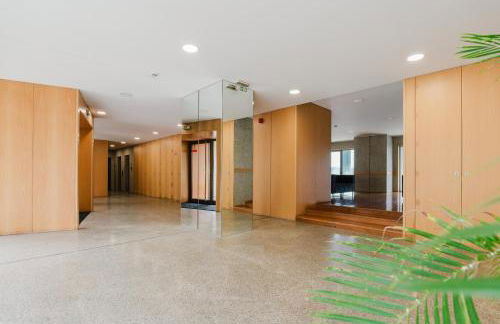 Elegant Riverfront Flat | Pool & Sports by Host Wise - Foto 55