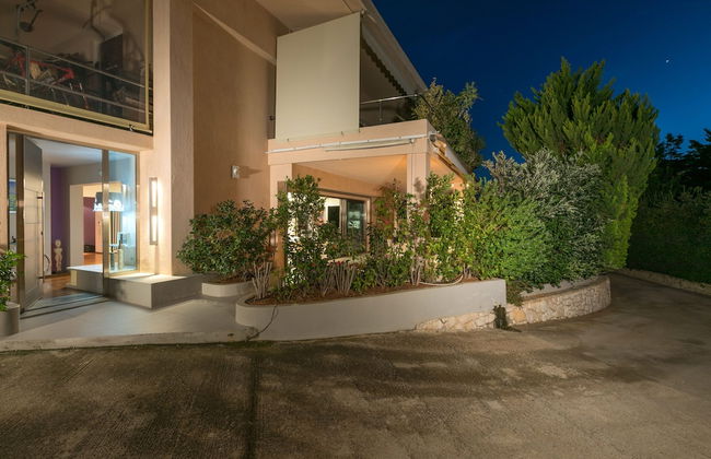 Luxurious Villa Philoxenia - Photo 40