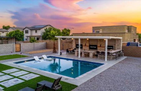 Backyard Oasis Heated Pool Game Room Gazebo - Foto 71