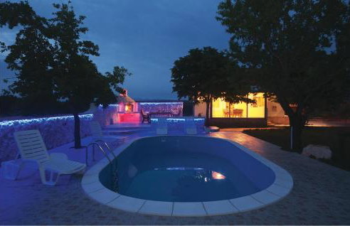 Nice Home In Nadin With Wifi - Photo 10