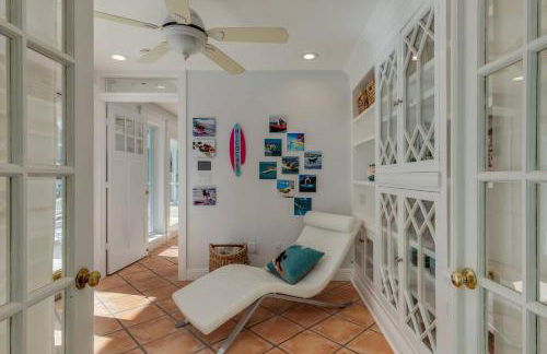 Surfs Up - retreat at the beach with heated pool - Foto 19