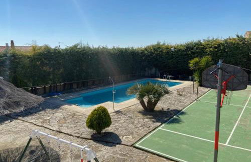 Maravillosa casa con piscina en un pueblo único, Artajona - Navarra - Foto 44