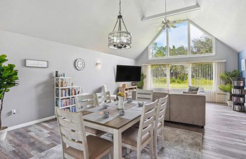 Luxurious Florida Home with Pool and Canal Access - Foto 3