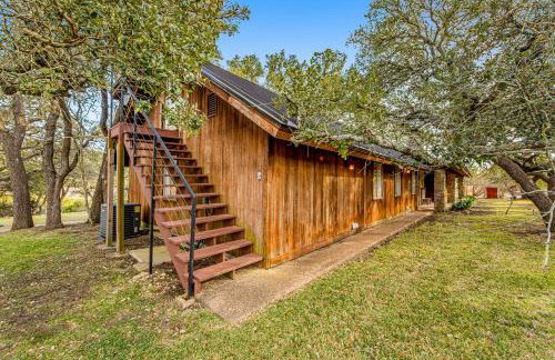 Hill country gem with private pool, deck, firepit, Ping-Pong, foosball, & WiFi - Photo 40