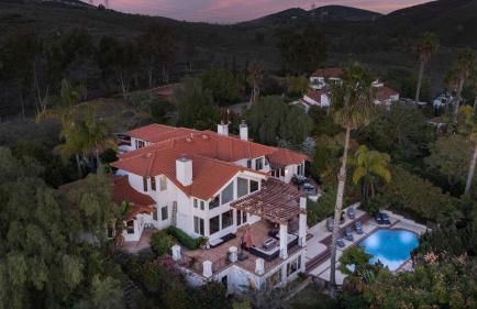 Private Estate w Pool Hot Tub Fire Pit Near Encinitas The Ranch by AvantStay - Foto 75