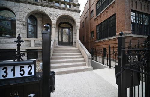 Stone Mansion Sleeps 10-20 Free TV & Parking - Foto 31