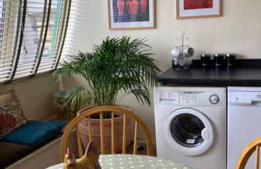 Courtyard Apartment - Photo 14