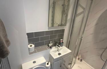 6 beds - 5 bedroom house in Orpington - Photo 6