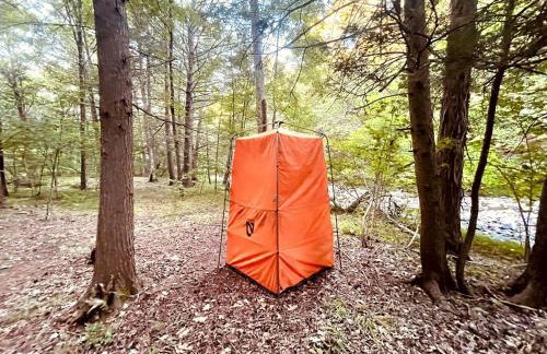 Romantic Glamping Getaway in a Pet Friendly Caravan, Ideal to Explore Hudson Valley - Foto 18