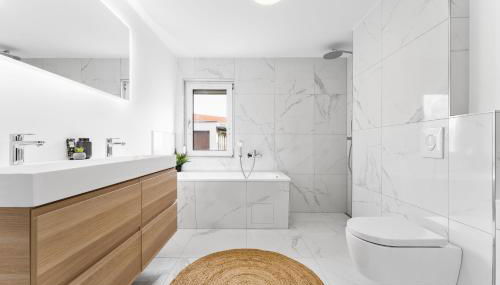 Neues Haus ,11 Betten, völlmöbliert mit Parkplätzen, Garage und Garten - Foto 5