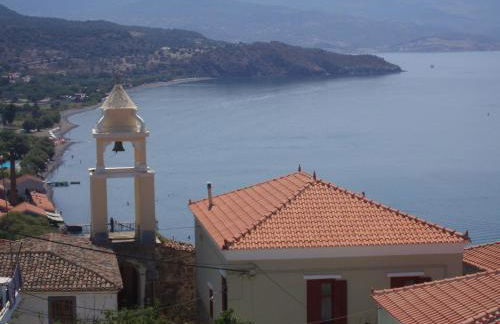 The Schoolmistress With The Golden Eyes, studios & rooms - Photo 11