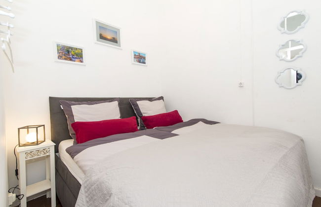 Charming Townhouse With Aircon Only 500m From the Marina and the Typical Market - Foto 3