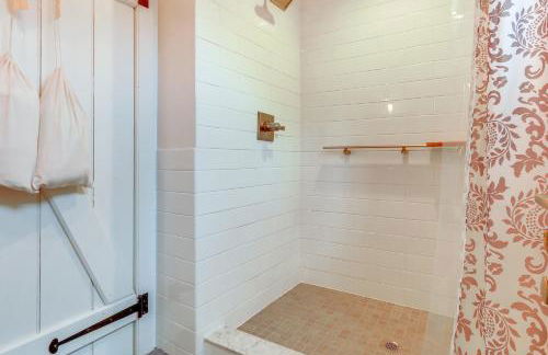 Historical Thurmont Escape with Furnished Deck! - Photo 18