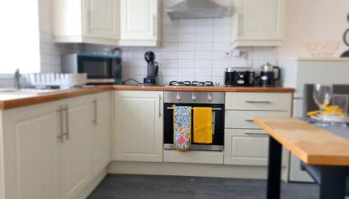 Spacious 3BR - Nr Clifton Train Station 510min walk - Garden Free Parking - Foto 2