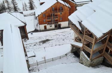 Appt Le Hameau Des Rennes 4 étoiles Pieds des pistes Piscine Intérieure Extérieure - Foto 17