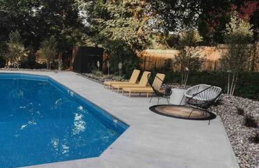 Ode to the '70's creative private home with pool - Foto 8