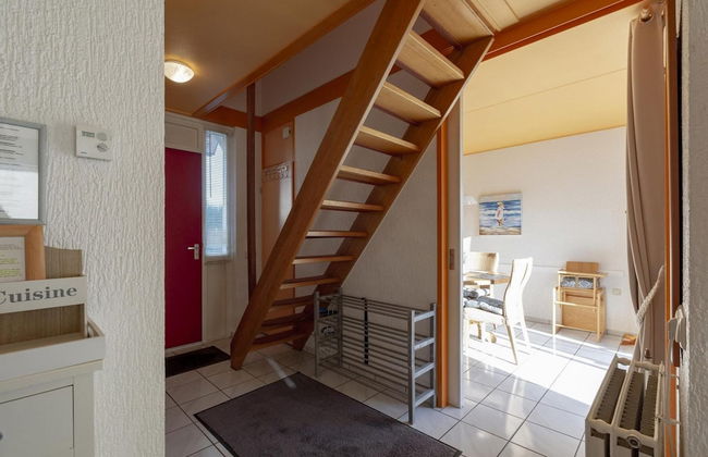 Cozy Holiday Home With Terrace - Photo 12