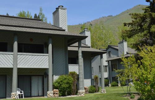 Greyhawk Condo 09 - Photo 32