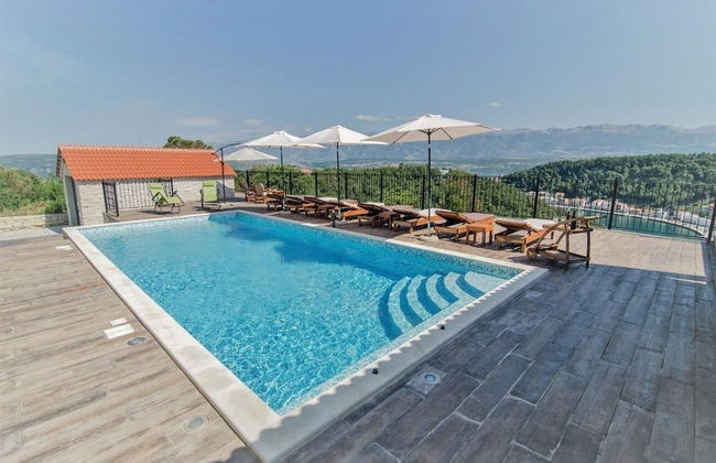 Luce - Pool and View - A1 - Photo 25