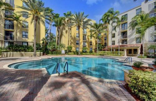 Stylish City Place WPB Escape King Bed and Den - Foto 44