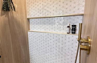 NEW REMODEL Denver Luxury Home with Private HOT TUB - Foto 25