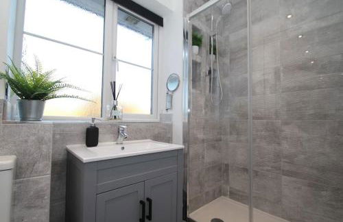 Lovely house overlooking field with woodland walks - Foto 6