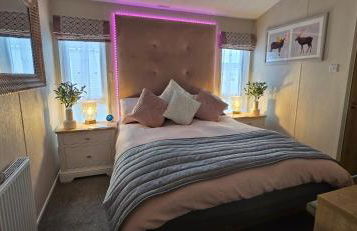 The Pink Lady with games table - Foto 21