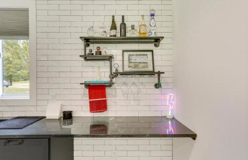 Lakefront Catskills Container Home Private Lake - Foto 8