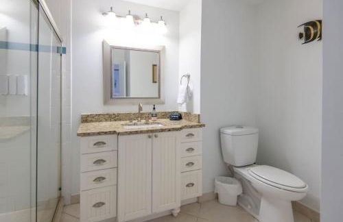 Pet-Friendly 2BR - No Pet Fees - Walk to Beach - Foto 15