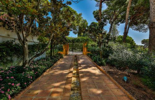 Jardines de las Golondrinas - Photo 1