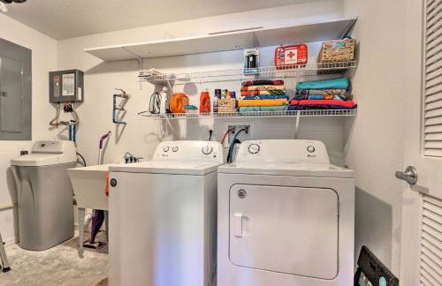 Dock and Jet Ski Slip Lakeside Sunrise Beach Home! - Foto 34