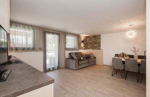 Aparthotel Familiaris - Family Apartments - Pools & Spa in Dolomites - Foto 75