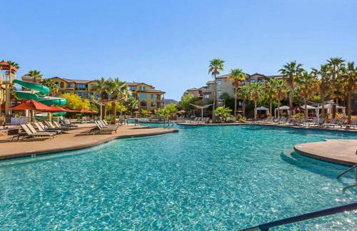 Beautiful Studio Apt in a great resort setting with fountains, courtyards, and pool with bar - Foto 12