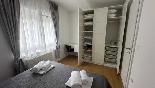 Thyke Apartment - Photo 4, towels, wardrobe