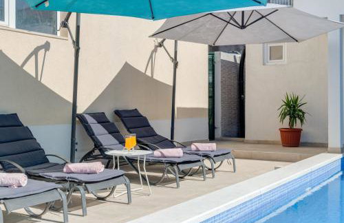 Apartment Renata + PRIVATE swimming pool in SPLIT - Foto 9