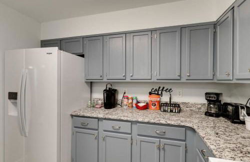 Beautiful 3 Bedroom- free parking 2M to Broadway - Foto 10