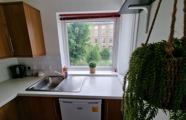 360 Serviced Accommodations - Swan Path Retreat - 2 Bedroom Apartment - Photo 16