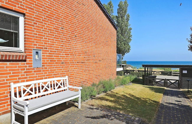 6 Person Holiday Home in Stroby - Foto 17