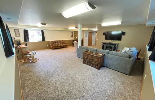 Cozy Palmer Retreat with Steam Sauna and Playground - Foto 35