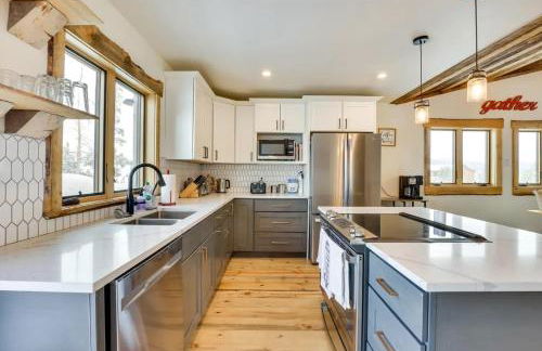 Luxe Cabin w/Hot Tub and Amazing Views - Foto 12