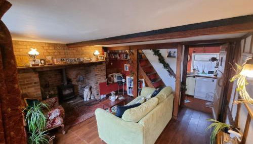 Cheerful, bright, cosy period cottage with hot tub - Foto 1