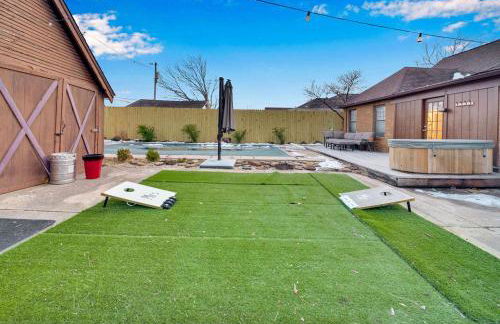 Romantic escape, hot tub, fireplace, massage room! - Foto 5