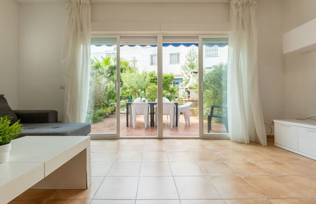 3 bedroom House in Salou with swimming pool and garden - Photo 4