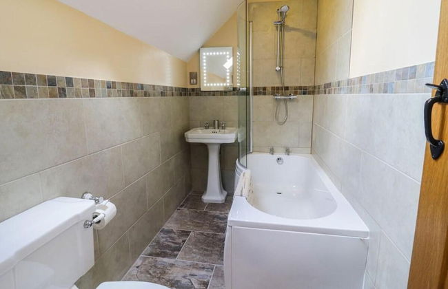 Cosy Barn - Sleeps 8, Hot Tub & Countryside Views - Foto 11