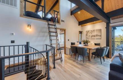 Lake View, Firepit, Game Room Remodeled Lake Tahoe Luxury Cabin by Avantstay - Foto 14