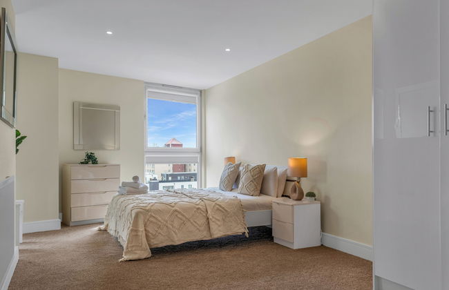 Spacious Serviced Apartments Canary Wharf - Photo 4