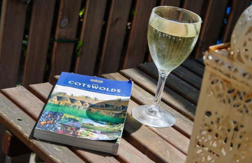 Castle Hideaway in the Cotswolds - Photo 25